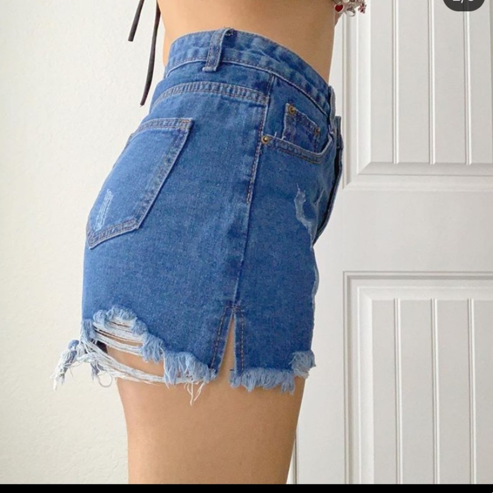Shorts - Picture 2 of 3